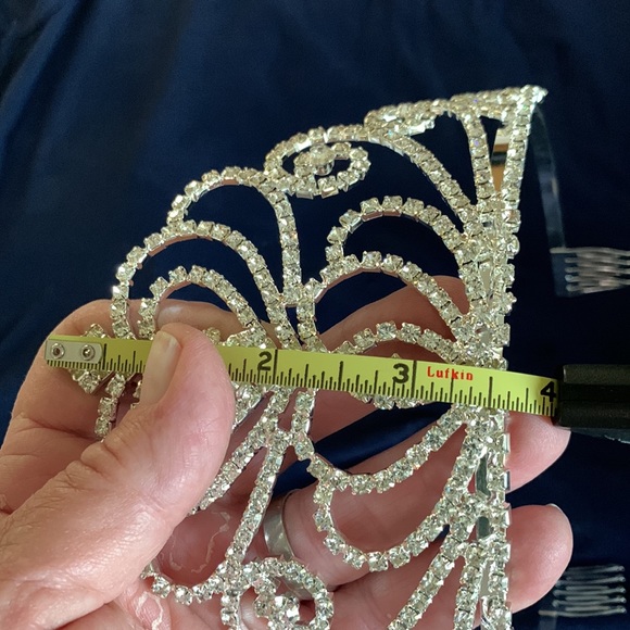 LARGE RHINESTONE TIARA - Picture 10 of 12
